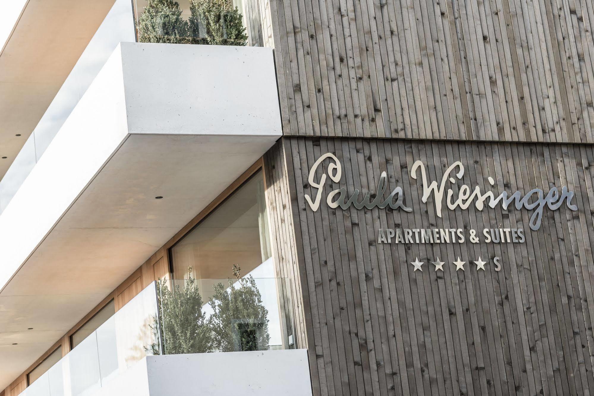 La Paula Apartments&suites Hotel